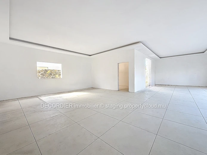 Single-storey villa – in a prestigious estate
