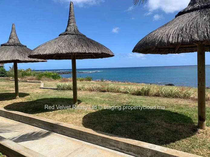 Luxurious Beachfront 3-Bedroom Apartment for Rent in Flic en Flac  