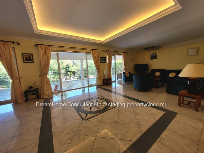 Exceptional 5-Bedroom Villa for Sale in Gated Residence – Black River