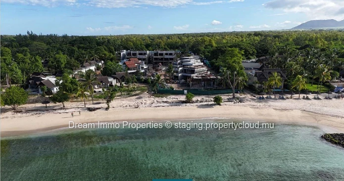 Unique ! Villa Pieds Dans L’Eau Avec Vue Lagon, Morne & Acces Hotel 5* Sur La Cote Ouest De L' Ile Maurice