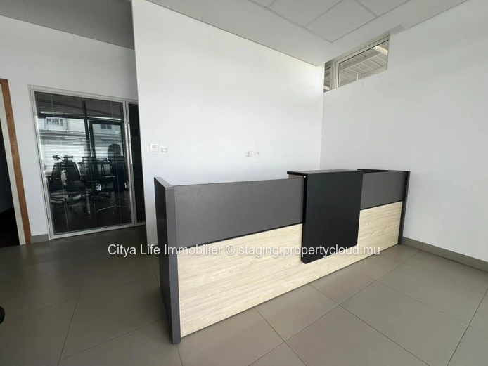 Modern Office Space for Rent in Prime Grand Baie Location - 300m² Semi-Furnished for Rs 230,000!