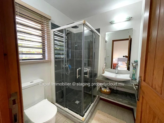 Villa D’Exception À Vendre En Exclusivite  – Mont Piton – Élégance, Sécurité & Confidentialité