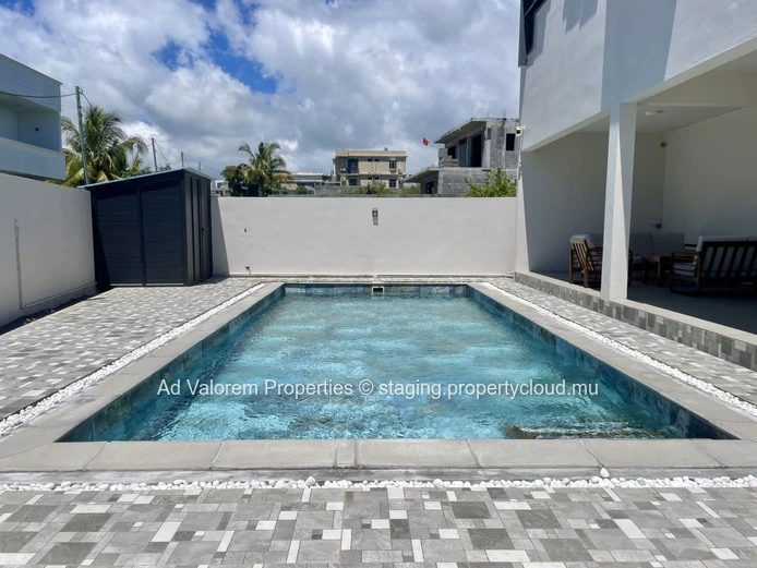 Modern House with Private Pool for rent – Belle Mare