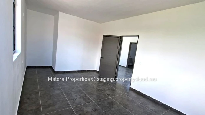 Superbe villa non meublée à vendre à Calodyne avec 1580m² de surface habitable et 316m² de terrain - Seulement Rs!