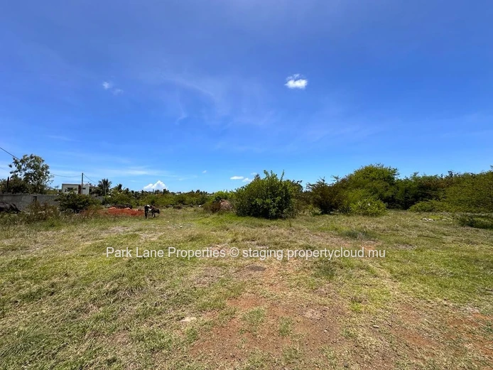 Opportunity to seize - Residential plot for sale at Péreybère.