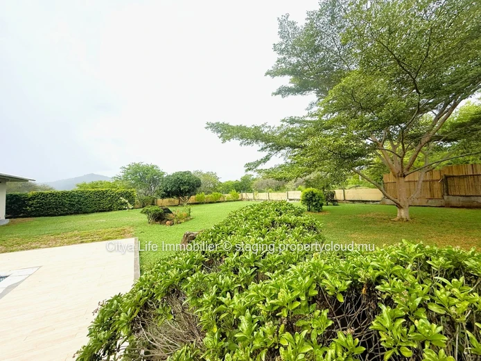 Prestigious Villa with Private Pool in Black River