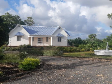 5 Bedroom Villa