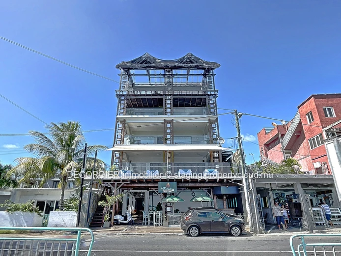 Sea view hotel in the center of Grand Bay (Sole Mandate)