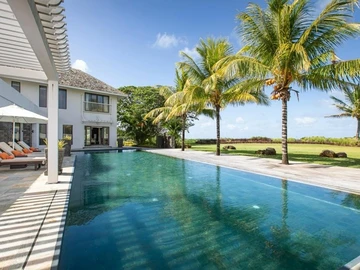 5 Bedroom Villa