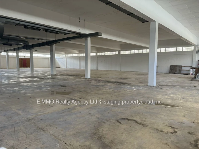 Warehouse for Rent in Coromandel, 2000m², featuring an exterior yard, secure parking, Price Rs 416,025.
