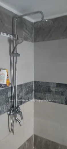 Grand Gaube - Maison neuve de 2800 pieds carrée avec piscine et jardin cloturée