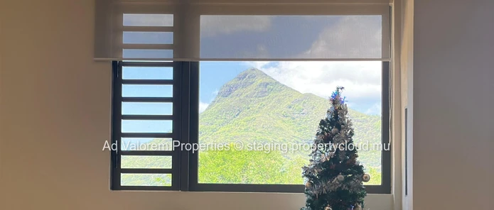 Exceptional 250 m² Villa on a Vast 1,347 m² Plot – La Tourelle View