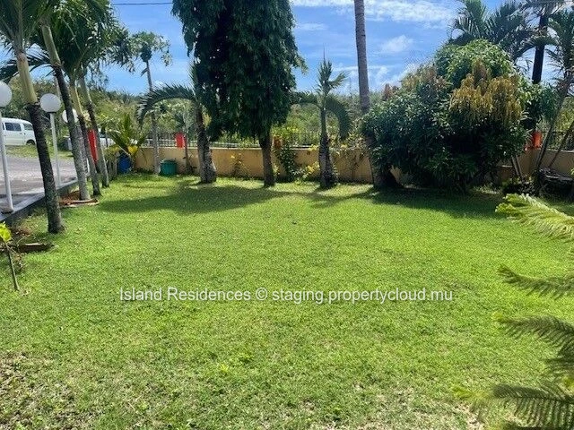 Spacious 3 bedroom apartment with a large covered terrace