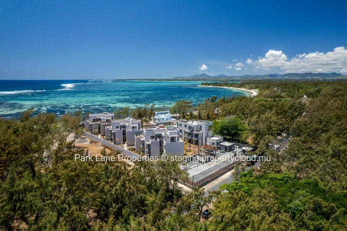 Luxury Coastal 3-Bedroom Penthouse Residence in Poste Lafayette