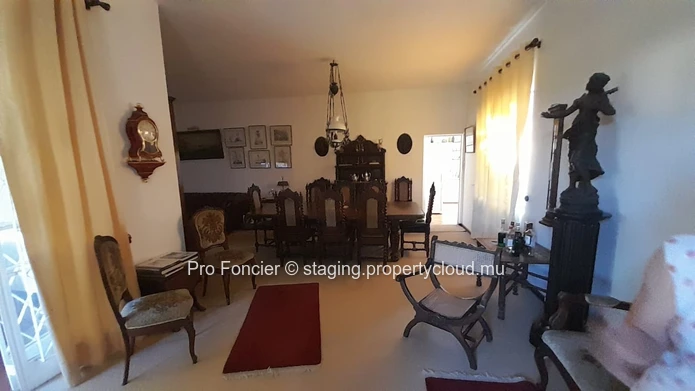 House for sale in Forest-Side- Single-Storey character house on a large 1397m2 plot.