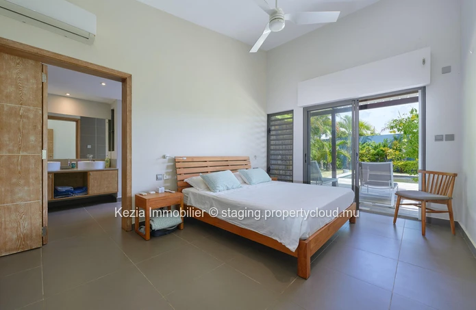 Contemporary Villa In A Secure Residence