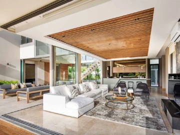 5 Bedroom Villa