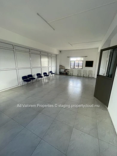 Commercial building at Palma Quatre Bornes for rent.