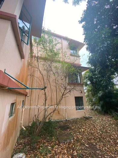 Une Opportunité Unique : Rénovez et Ravivez une Maison classique à Quatre Bornes