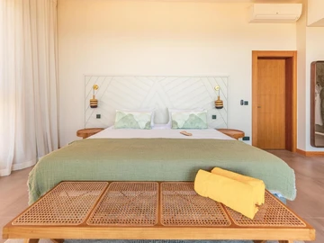 5 Bedroom Villa
