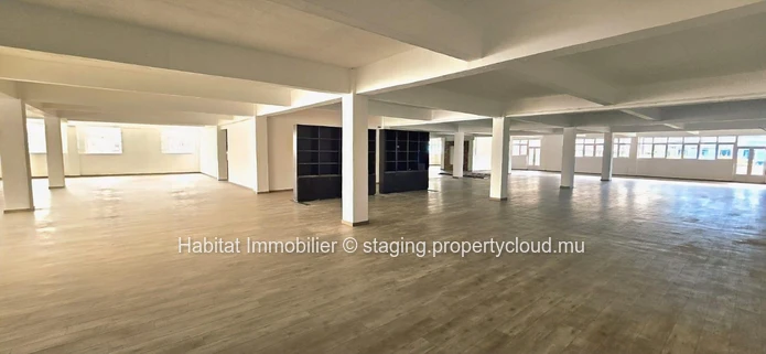A louer : Bureau spacieux non-meublé de 929 m² à Port-Louis