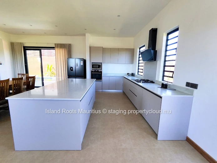 Prestigious 4-Bedroom Villa for Rent – Péreybère