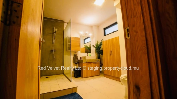 Luxurious 2 - Bedroom apartment for Rent in Sodnac Quatre Bornes  