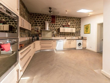 2 Bedroom Commercial Property
