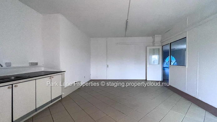 Ideal Office Space in the Heart of a Vibrant District 