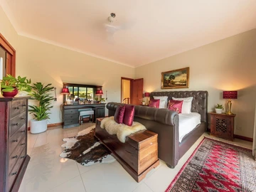 5 Bedroom Villa