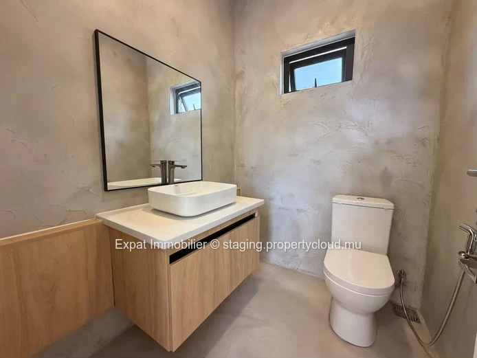 Villa neuve 3 chambres avec piscine privative à louer – Calodyne
