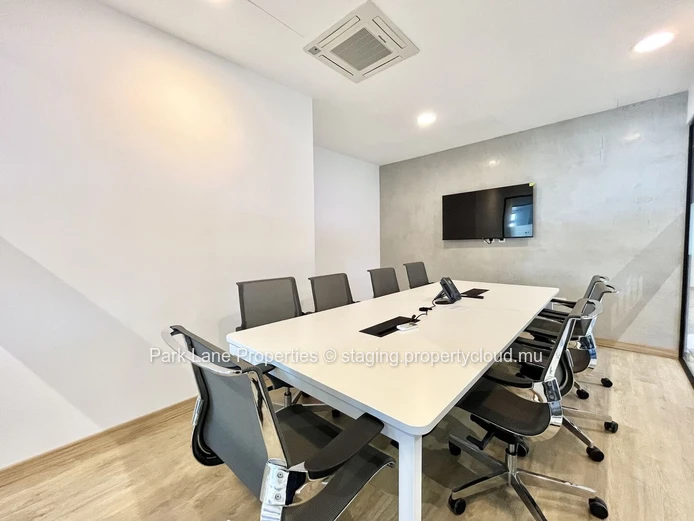 All-Inclusive Private Office: Perfect for Teams of Up to 15 pax !