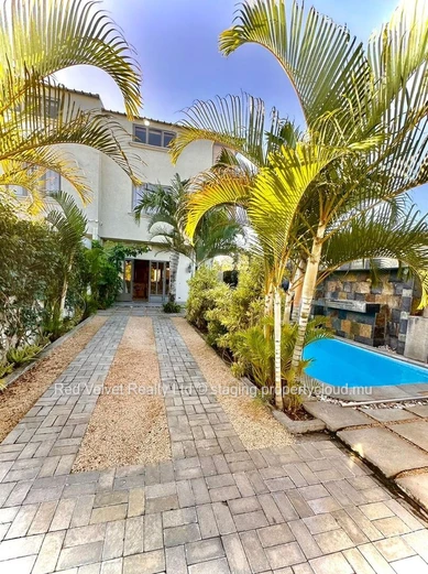 For Ren Stunning Duplex with Private Pool in Grand Baie
