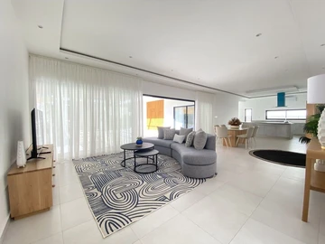 4 Bedroom Villa