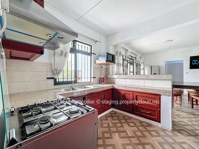 Investment opportunity: Large house in Mont Choisy