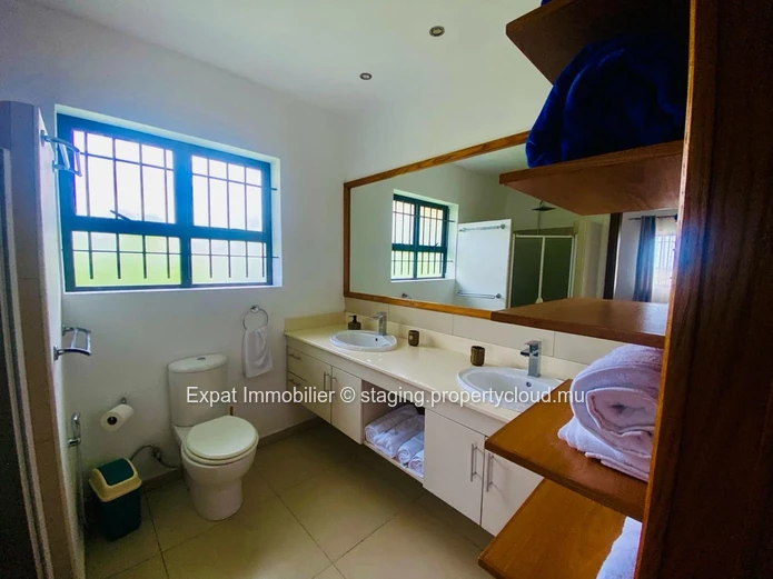 Villa In Secure Residence With Beautiful Views In Harel – Hillside