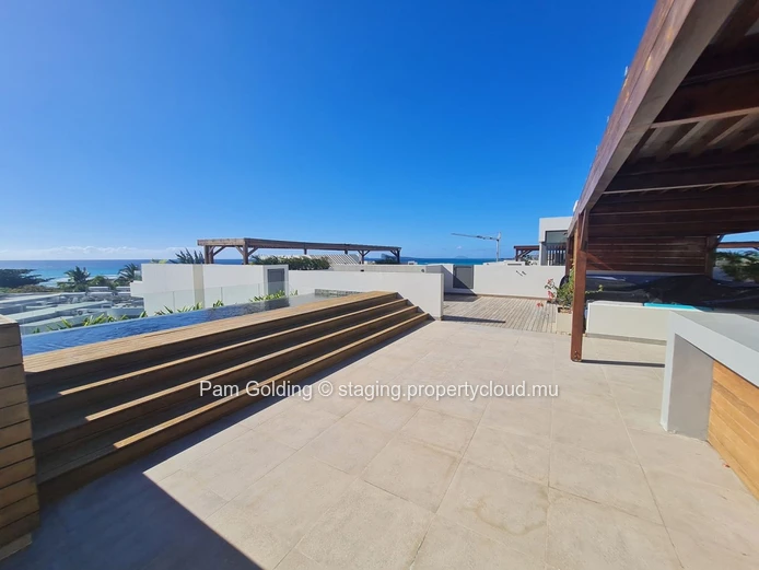 3 Bedroom penthouse Pointe aux Cannoniers 