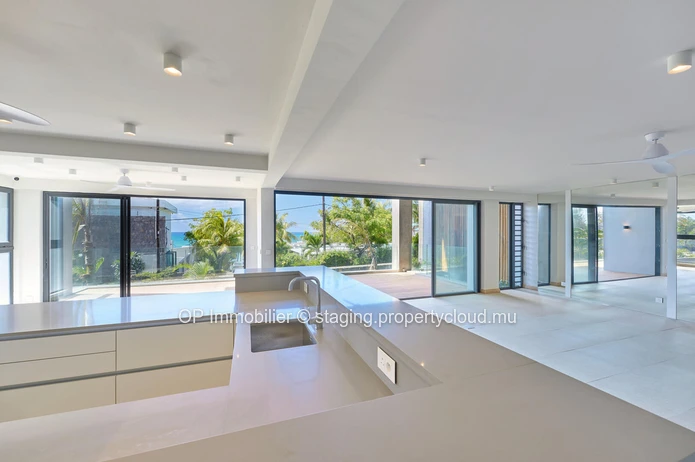 Luxurious G+2 Apartment with Stunning Sea Views and Communal Pool in Pointe aux Canonniers - €1.5M