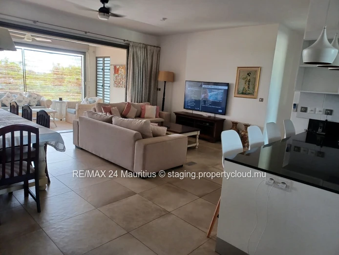 Luxurious 3-Bedroom Apartment in Royal Park, Balaclava