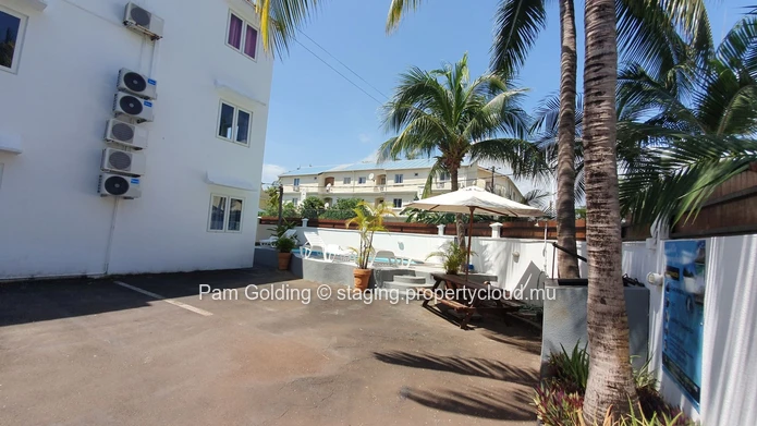 Small complex with good investment opportunity. (Sole Mandate)