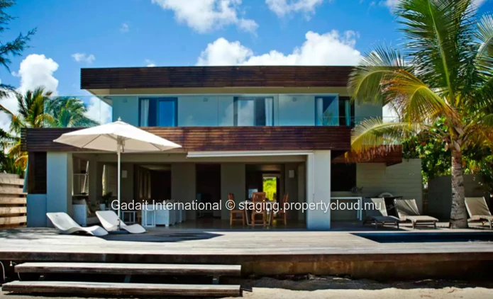 Modern Beachfront Villa for Short-Term Rent in Pereybere