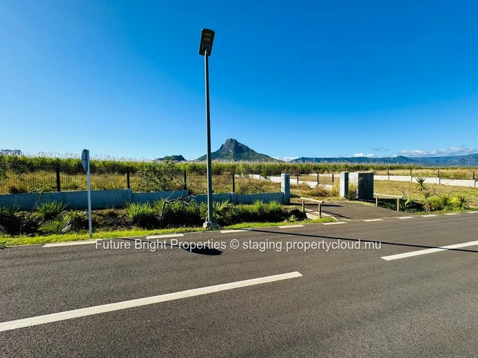 Offre Exclusive : Terrain Exceptionnel à Magenta Parkside, Cascavelle (Mandat exclusif)