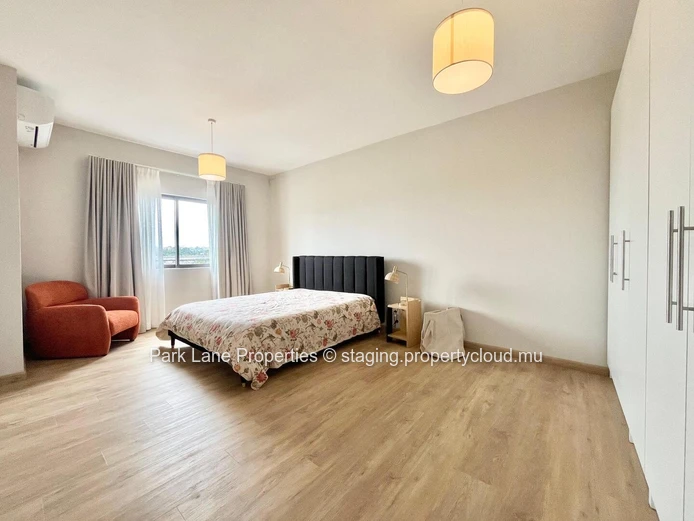 Penthouse moderne de 4 chambres avec vue sur le Wellness Park de Sodnac