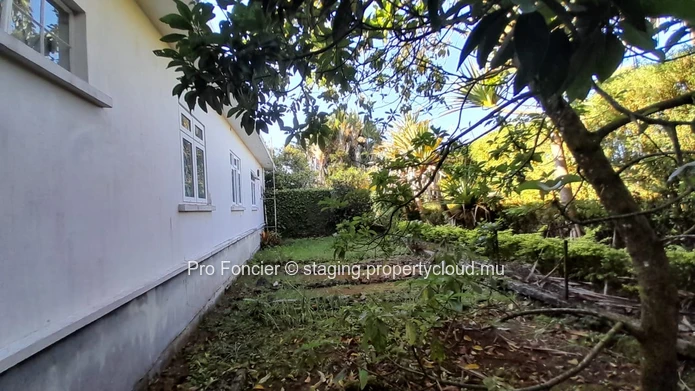 House for sale in Forest-Side- Single-Storey character house on a large 1397m2 plot.