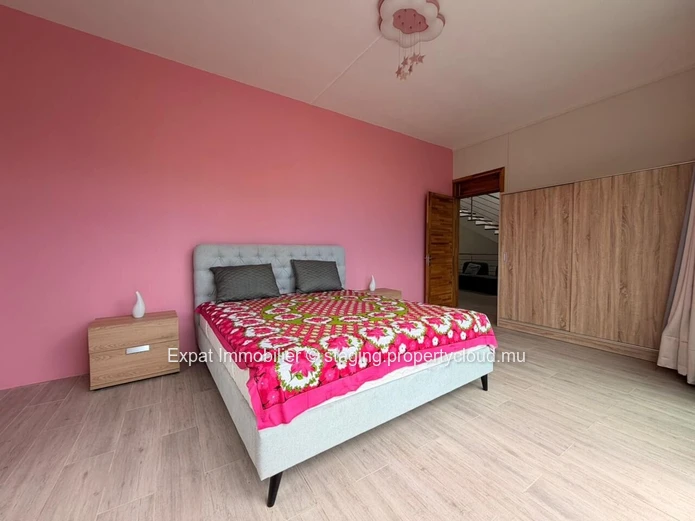 5-bedroom family villa + study for rent – Pointe aux Canonniers, Coastal Road