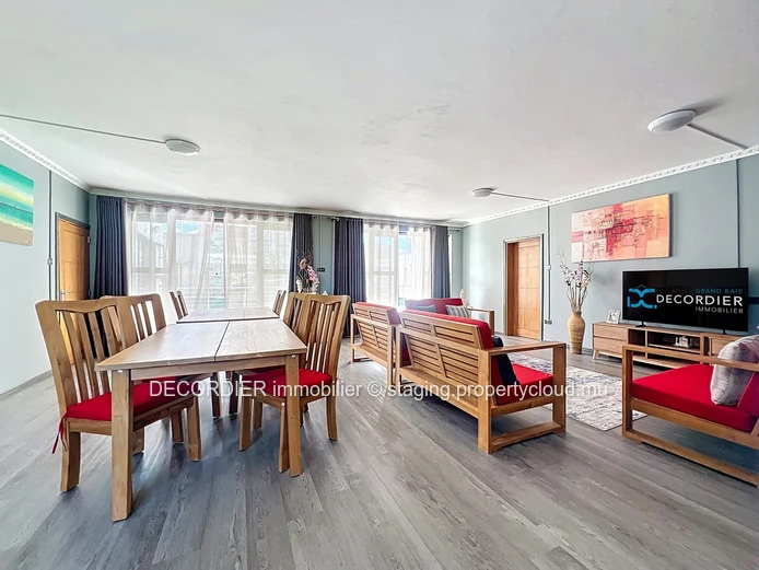 Appartement au 1er étage avec terrasse spacieuse