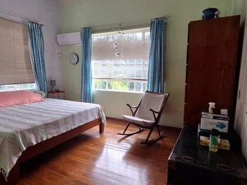 8 Bedroom House