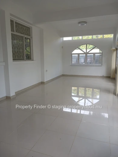 Curepipe House - A Cultural Sanctuary with Garden Views