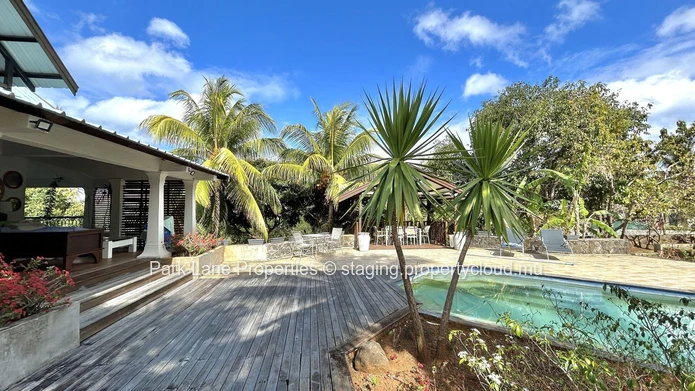 Elegant Colonial Home in Prestigious Gated Complex