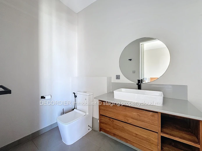 Penthouse with sea view in Pereybere